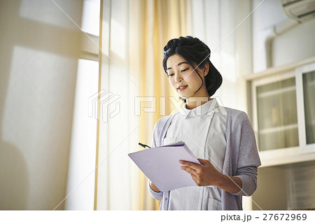 看護師 27672969