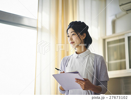 看護師 看護師 27673102