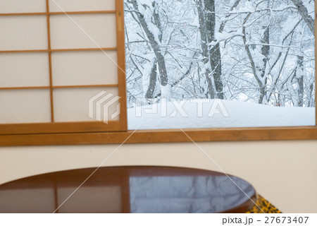 和室からの雪景色 27673407