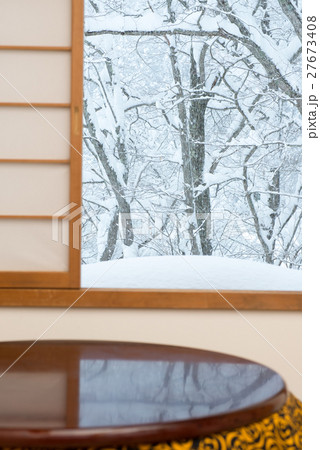 和室からの雪景色 27673408