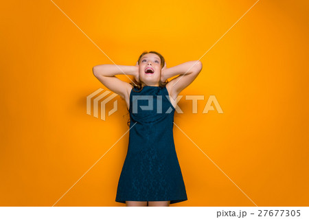 The surprised teen girl 27677305