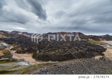 View on lava field in Landmannalaugar  27678574