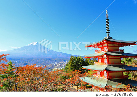 紅葉と富士山　【新倉山浅間神社】 27679530