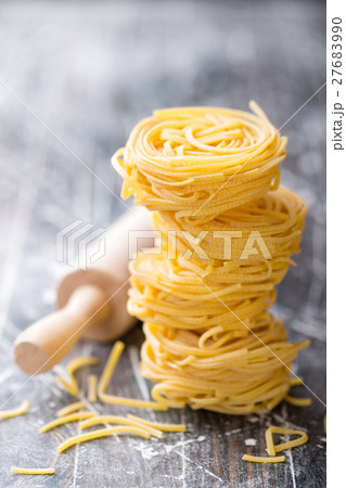 pasta pasta 27683990