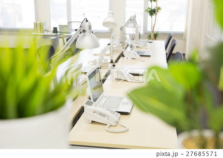 ビジネス オフィスイメージ 27685571