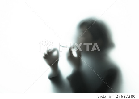 人物シルエット ネガティブイメージ 人物シルエット ネガティブイメージ 27687280