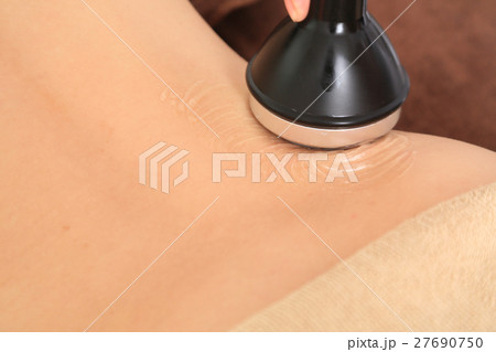 エステを受ける女性 27690750