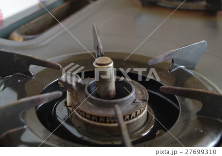使い込まれたガスコンロ 27699310