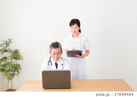 医師と看護師 27699484