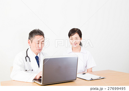 医師と看護師 医師と看護師 27699495