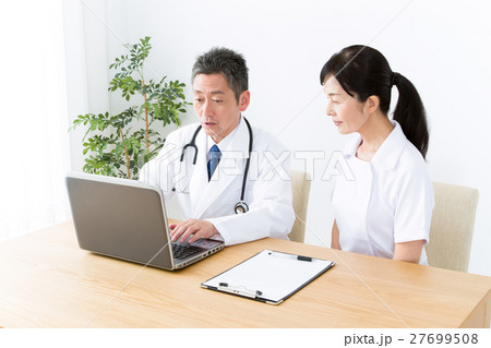 医師と看護師 医師と看護師 27699508