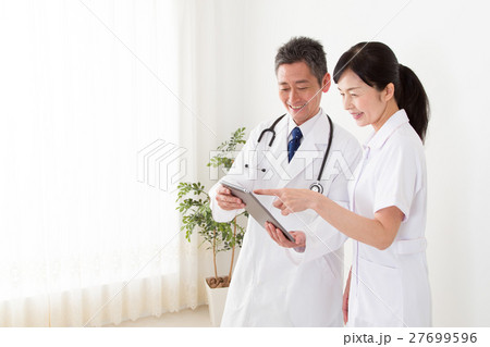 医師と看護師 27699596