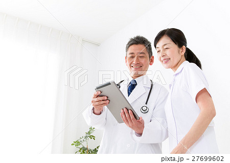 医師と看護師 27699602