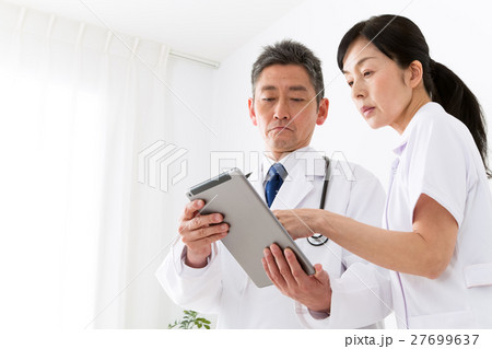医師と看護師 27699637
