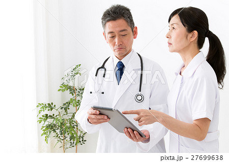 医師と看護師 27699638
