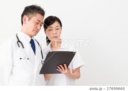医師と看護師 医師と看護師 27699660