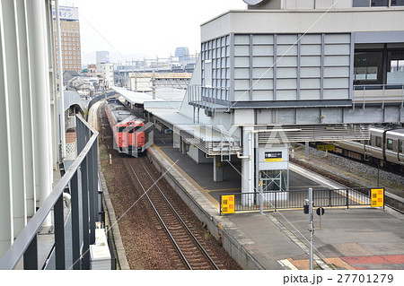 岡山駅とディーゼル気動車 27701279