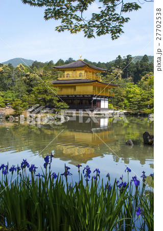 金閣寺の春景色 27702538