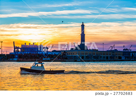 sunset at Genoa's port, silhouette of the Lanterna 27702683