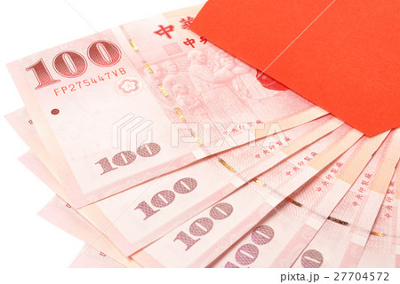 Chinese red envelope  27704572