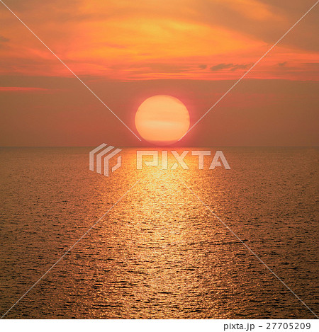 Beautiful big sunrise or sunset over the sea. Beautiful big sunrise or sunset over the sea. 27705209