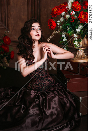 Beautiful woman retro portrait Beautiful woman retro portrait 27708379
