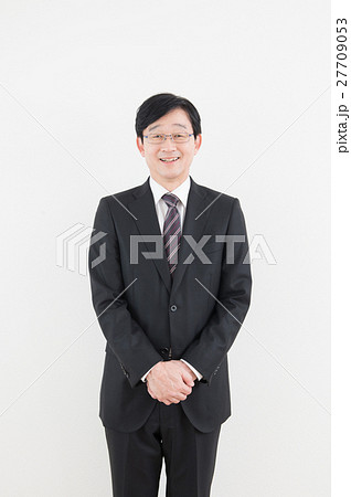 スーツ姿の男性 60代 の写真素材