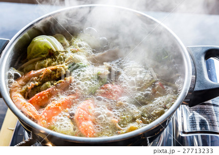 Seafood hot pot 27713233