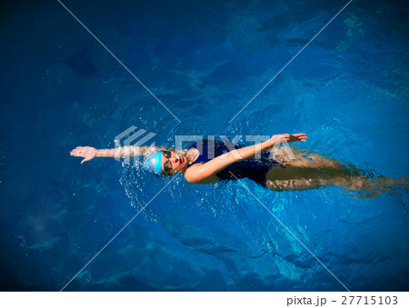 Young woman swimmer 27715103