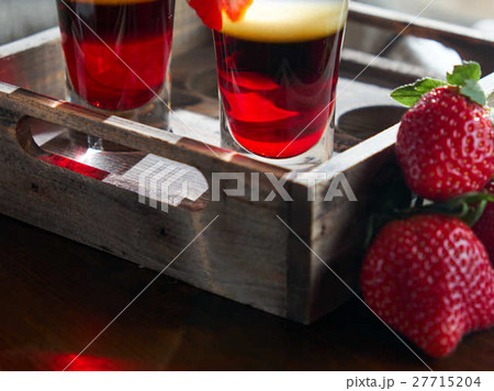 Cocktail glass bar Cocktail glass bar 27715204