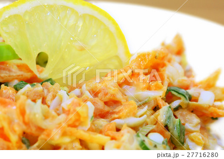 bowl of salad 27716280