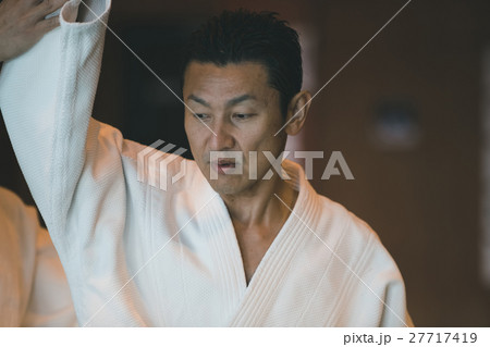 martial artist 27717419