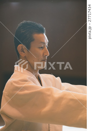 martial artist 27717434