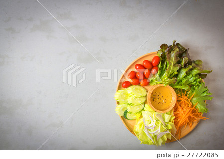 Salad with fresh vegetables Salad with fresh vegetables 27722085