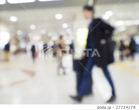 ビジネスマン・冬・ボケ表現 ビジネスマン・冬・ボケ表現 27724278