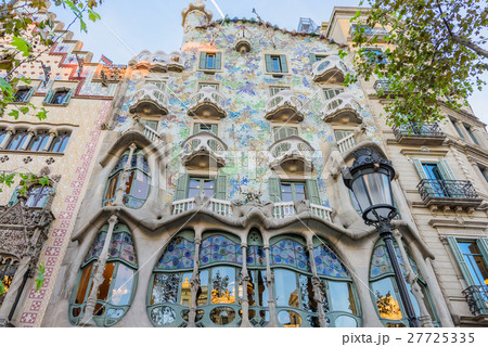architecture facade barcelona 27725335