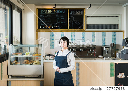 カフェの店員 27727958