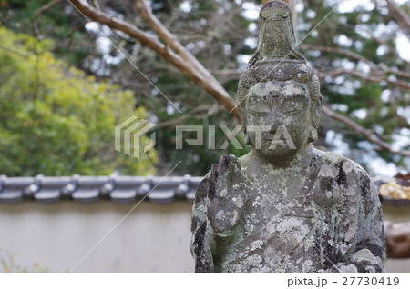 信州の文化財　名工　守屋貞治の石仏　聖観世音菩薩　半身横（駒ヶ根市善福寺） 27730419