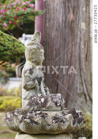 信州の文化財　名工　守屋貞治の石仏　聖観世音菩薩　右側面縦（駒ヶ根市善福寺） 27730425