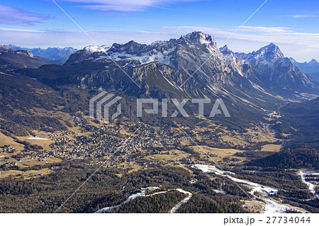 Panoramic view of Dolomites mountains Panoramic view of Dolomites mountains 27734044