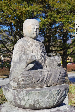 信州の文化財　守屋貞治の父　守屋孫兵衛の石仏　地蔵菩薩像　右俯瞰（駒ヶ根市北ノ原墓地） 27739080