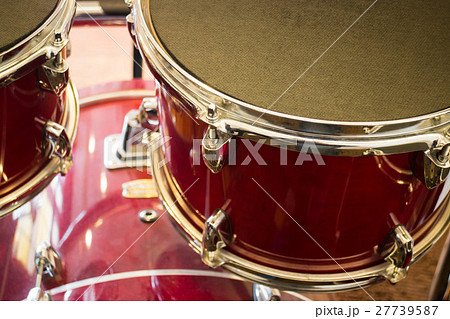 Dark red grunge drum set 27739587
