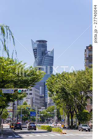 名古屋・伏見・都市風景　広小路通り　朝日新聞名古屋本社付近から、モード学園スパイラルタワーズを望む 27740044