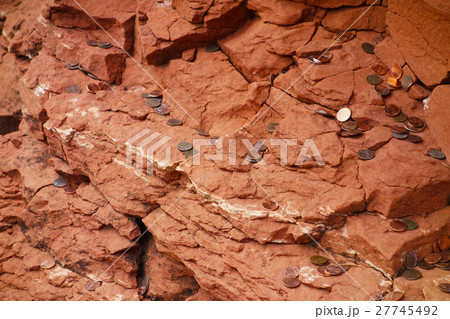 赤い岩肌とコイン セドナ 赤い岩肌とコイン セドナ 27745492