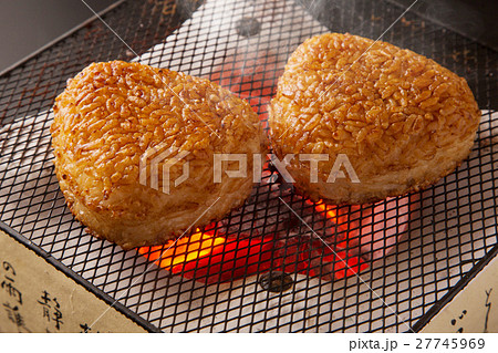 焼きおにぎり 27745969
