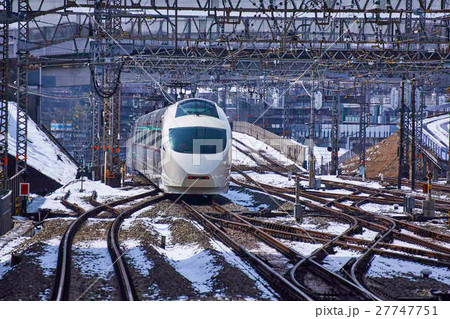 雪と小田急ロマンスカー 27747751