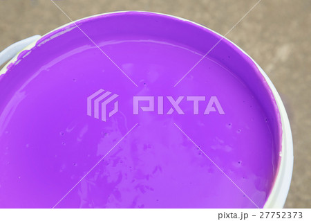 purple acrylic color in paint bucket 27752373