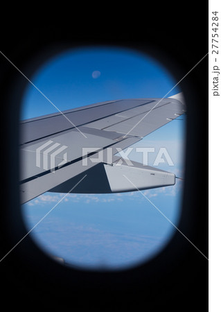 Looking Out Airplane Window Looking Out Airplane Window 27754284