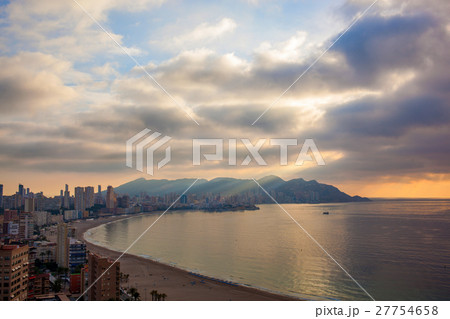 Skyscrapers and heavy clouds in the Benidorm 27754658