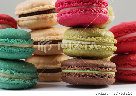 Set of delicious macaroons Set of delicious macaroons 27763210